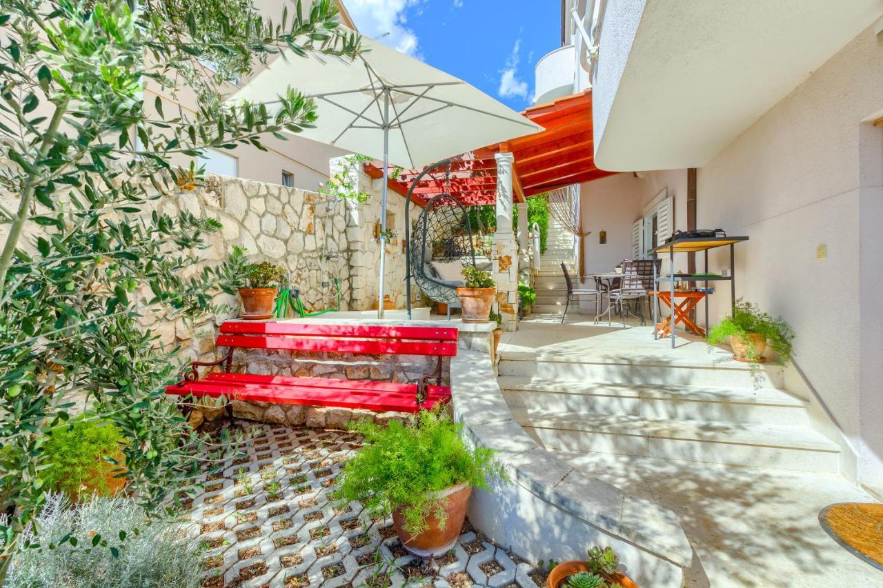 Apartments Meri Trogir Exterior photo